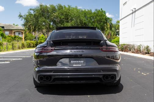 Jet Black Metallic 2018 Porsche Panamera 4S