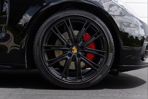 Jet Black Metallic 2018 Porsche Panamera 4S