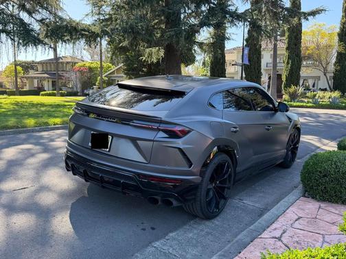 2022 Lamborghini Urus SUV