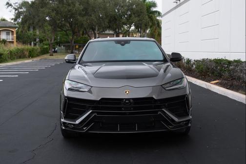 2023 Lamborghini Urus Performante