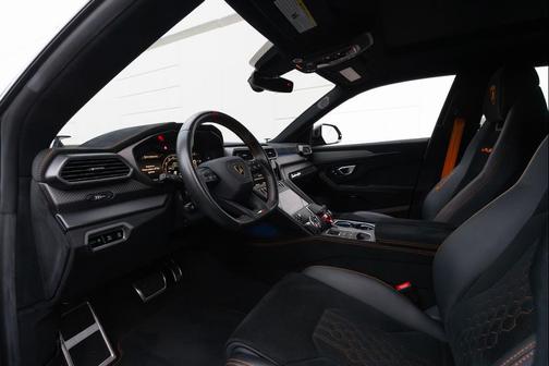 2023 Lamborghini Urus Performante