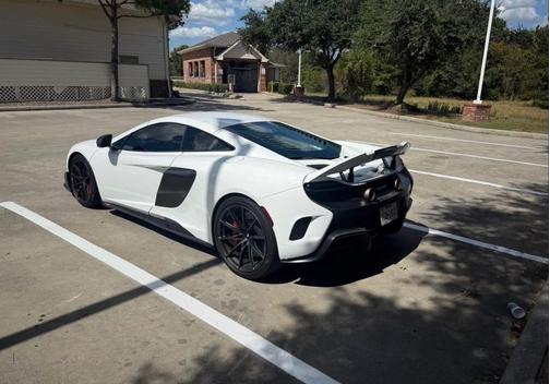 2016 McLaren 675LT Base