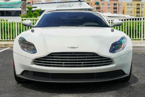 Stratus White 2019 Aston Martin DB11 Volante
