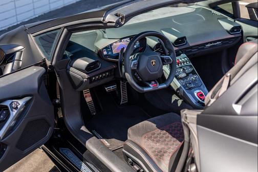 Nero Noctis w/ Satin Wrap 2018 Lamborghini Huracan LP580-2S