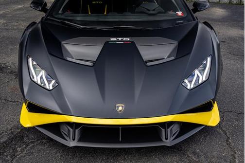 2023 Lamborghini Huracan STO Coupe