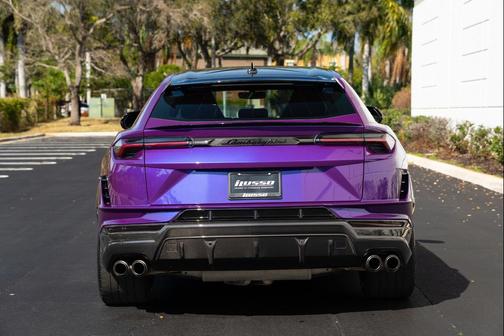 2023 Lamborghini Urus Performante