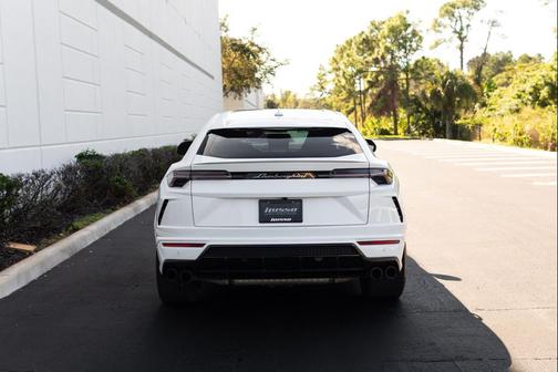 2021 Lamborghini Urus SUV