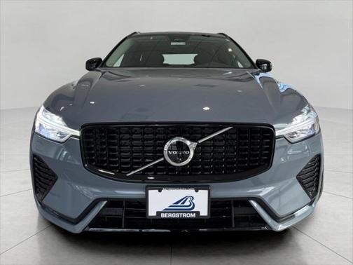 2023 Volvo XC60 B5 Plus Dark Theme
