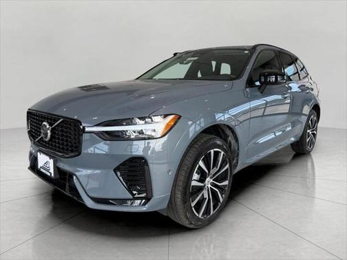 2023 Volvo XC60 B5 Plus Dark Theme