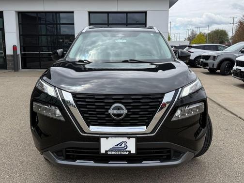 Super Black 2023 Nissan Rogue SL