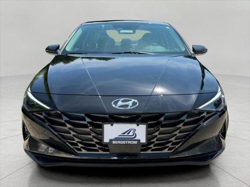 2022 Hyundai ELANTRA Limited