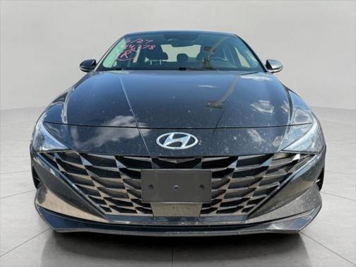 2022 Hyundai ELANTRA Limited