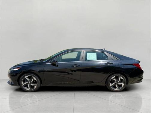 2022 Hyundai ELANTRA Limited