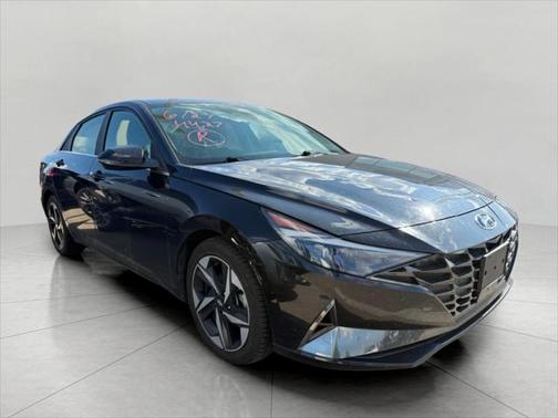 2022 Hyundai ELANTRA Limited