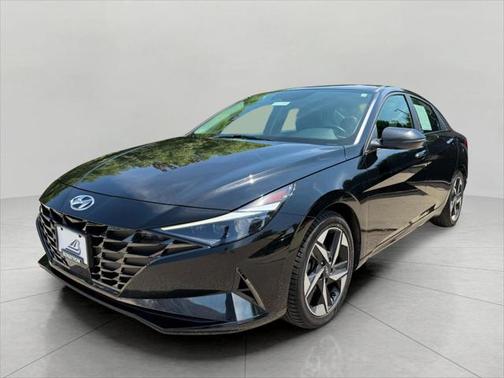 2022 Hyundai ELANTRA Limited