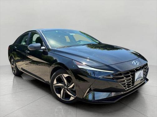 2022 Hyundai ELANTRA Limited