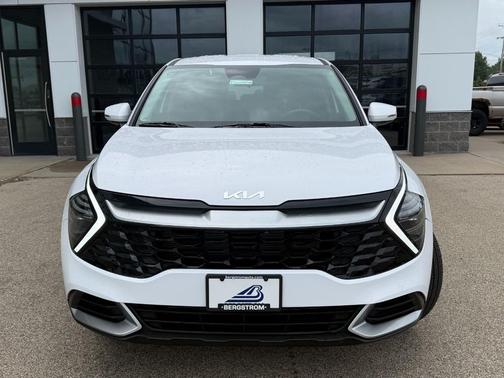 Glacial White Pearl 2025 Kia Sportage EX