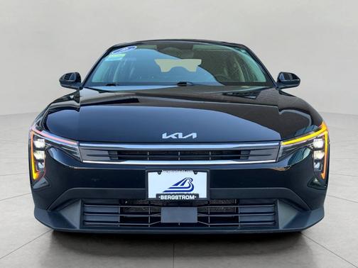 Aurora Black Pearl 2025 Kia K4 LXS