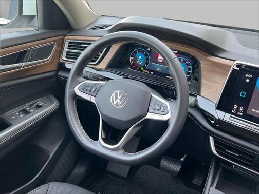2024 Volkswagen Atlas 2.0T SE