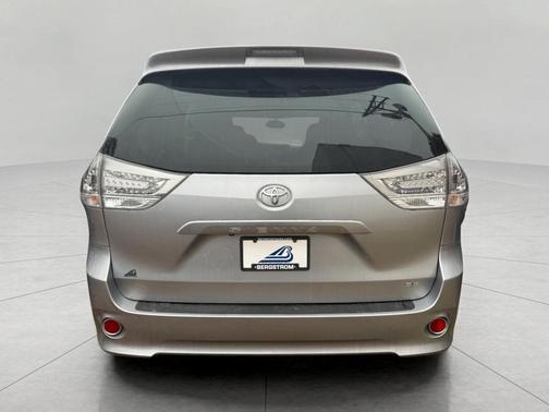 2016 Toyota Sienna SE