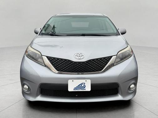2016 Toyota Sienna SE