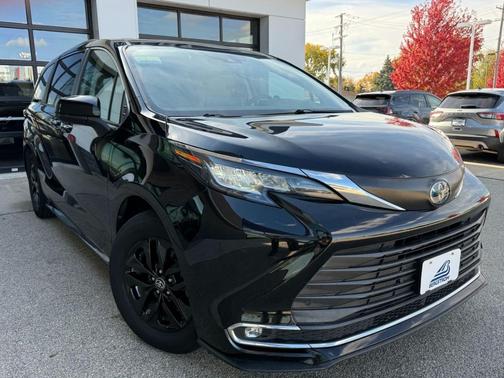 2023 Toyota Sienna XLE