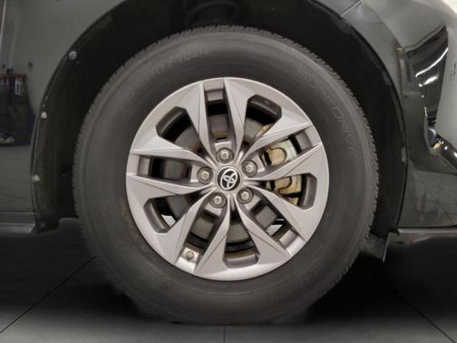2023 Toyota Sienna XLE 8 Passenger