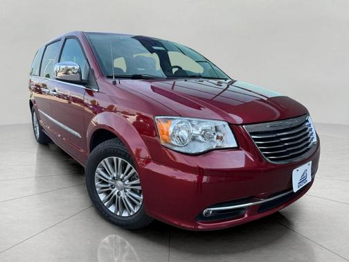 2016 Chrysler Town & Country Touring-L