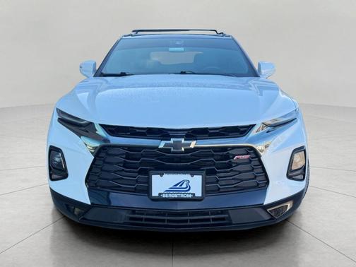 Iridescent Pearl Tricoat 2022 Chevrolet Blazer RS