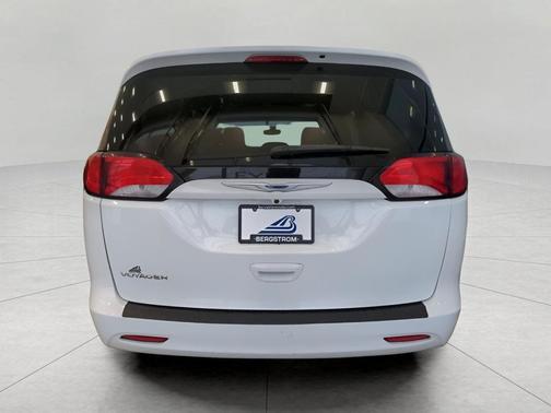 2020 Chrysler Voyager LXI