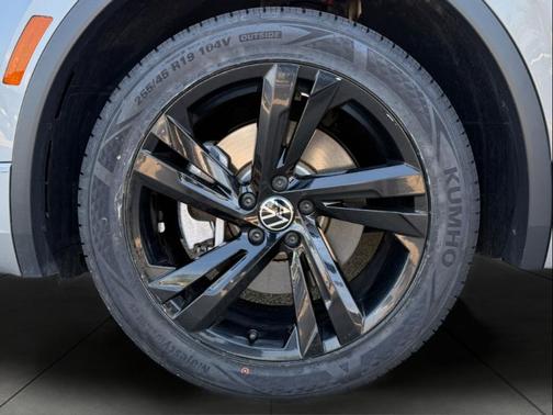 2023 Volkswagen Tiguan 2.0T SE R-Line Black 4MOTION