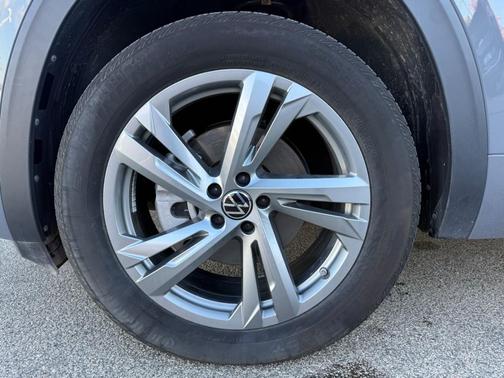 2024 Volkswagen Atlas Cross Sport 2.0T SEL