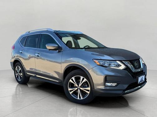 Gun Metallic 2017 Nissan Rogue SL