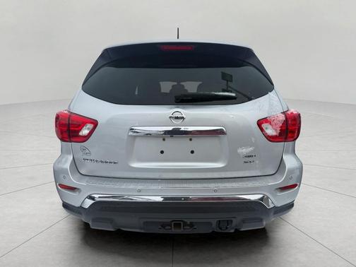 2017 Nissan Pathfinder SV