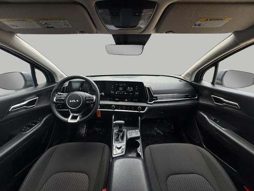 Everlasting Silver 2025 Kia Sportage LX