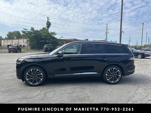 Infinite Black Metallic Clearcoat 2026 Lincoln Aviator Reserve