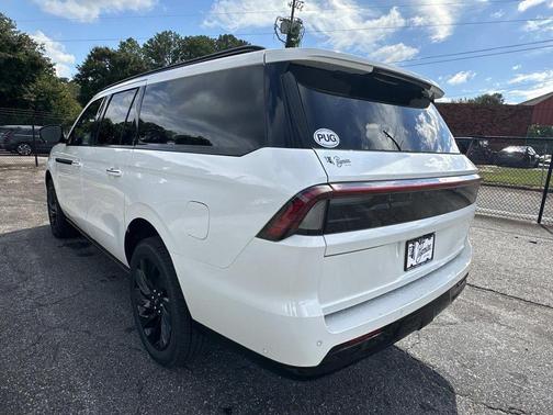 2025 Lincoln Navigator Reserve