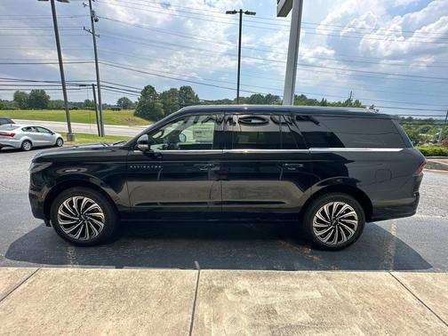 2025 Lincoln Navigator Black Label