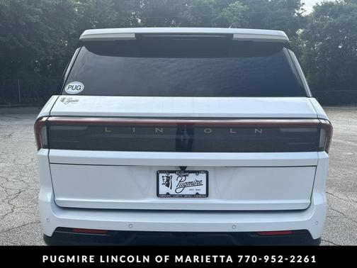 Pristine White Metallic Tri-Coat 2026 Lincoln Navigator Black Label