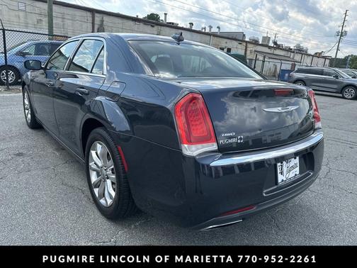 2017 Chrysler 300 Limited