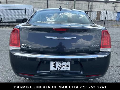 2017 Chrysler 300 Limited