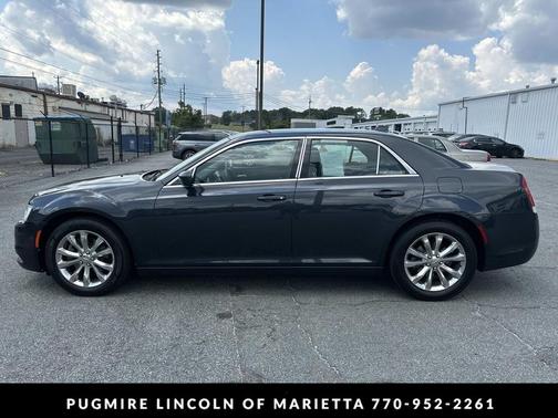 2017 Chrysler 300 Limited