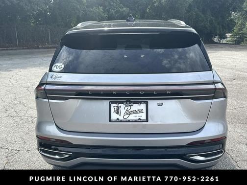 Silver Radiance Metallic Clearcoat 2026 Lincoln Nautilus Reserve