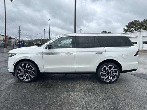 2026 Lincoln Navigator Reserve