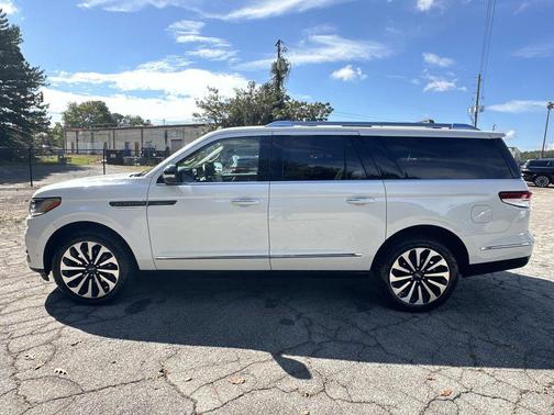 2023 Lincoln Navigator Reserve