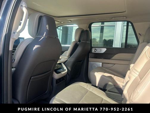 Starlight Gray Premium Colorant 2023 Lincoln Navigator Reserve