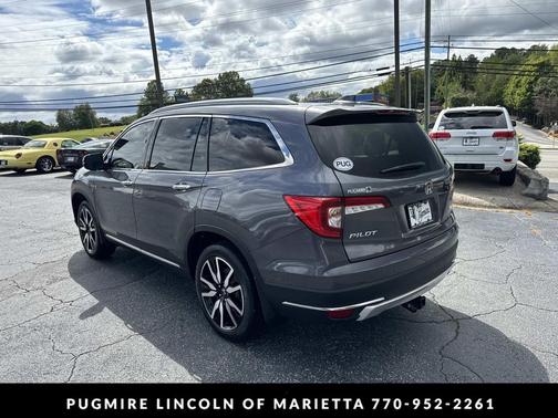 2022 Honda Pilot Touring 8-Passenger