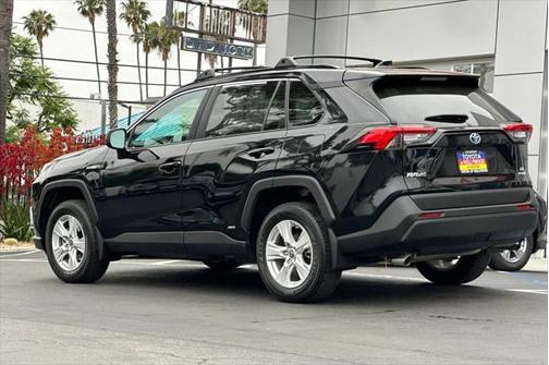 2021 Toyota RAV4 Hybrid LE