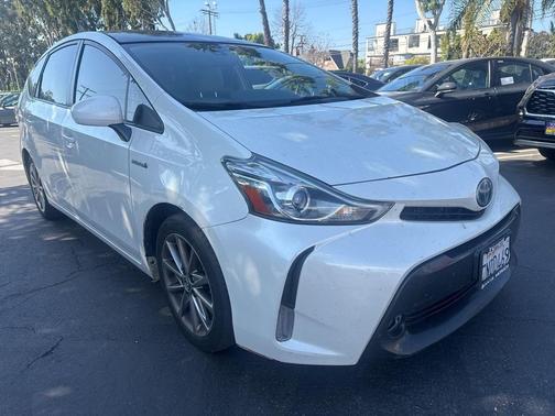 2015 Toyota Prius v Five