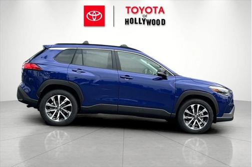 2025 Toyota Corolla Cross XLE